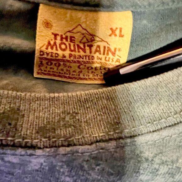 🔥🐸 VINTAGE “The MOUNTAIN” FROGS - Leather Tag - not AOP -  PERFECT No Flaws - Picture 8 of 8